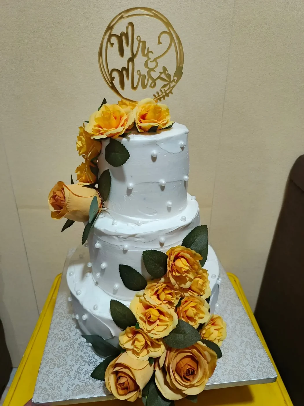 Golden Rose Wedding Cake