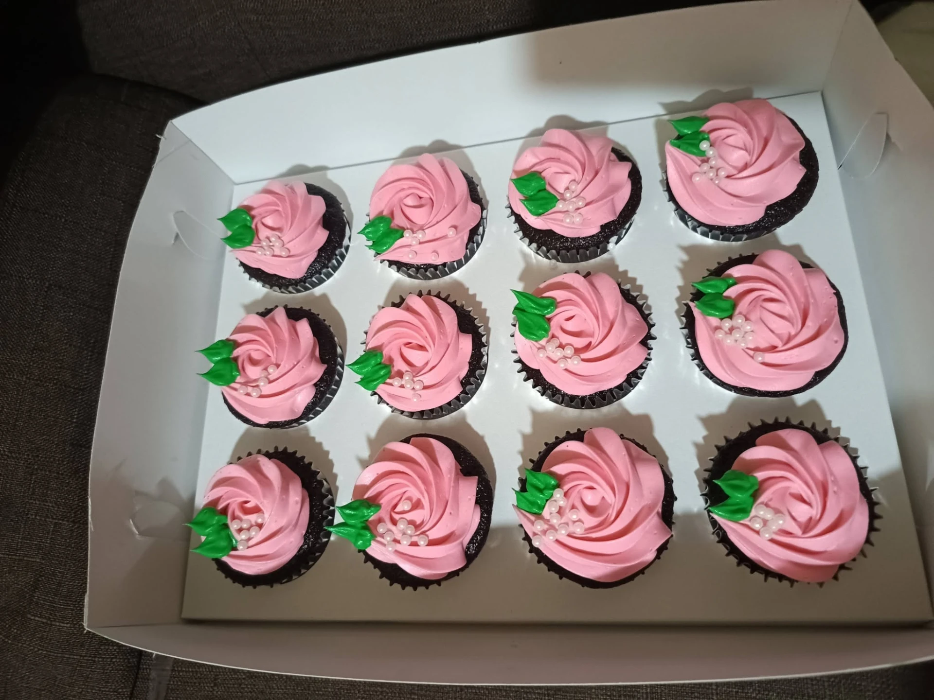 Rose & Pearl Cupcakes