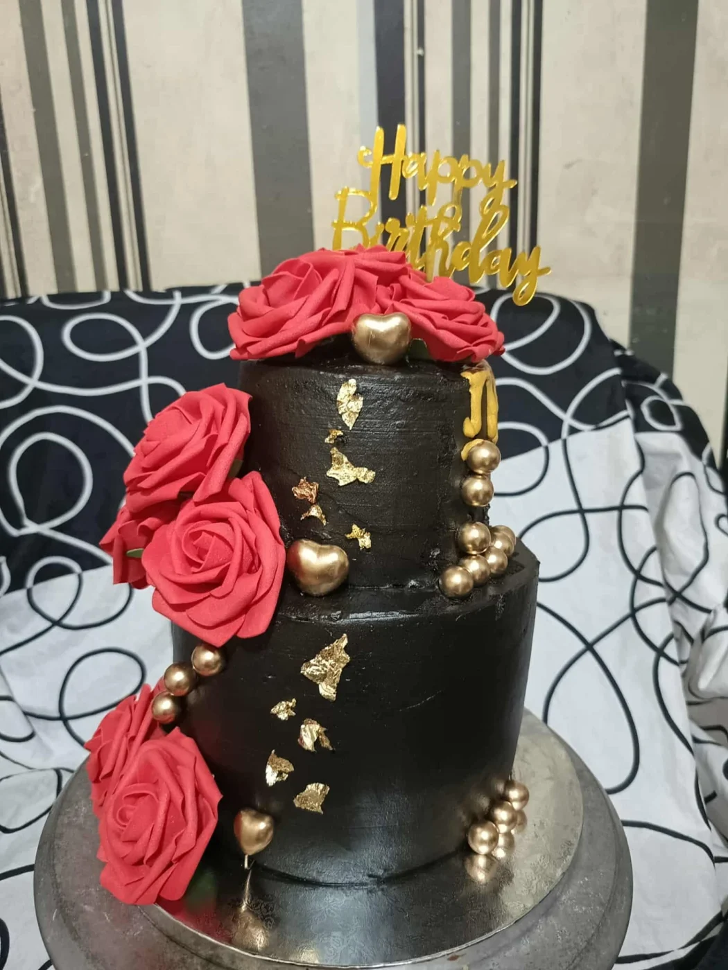 Black & Red Rose Cake